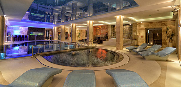 Ferie zimowe w Białowieży z relaksem w największym krytym basenie.