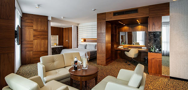 Apartamenty Business w Airport Hotel Okęcie.